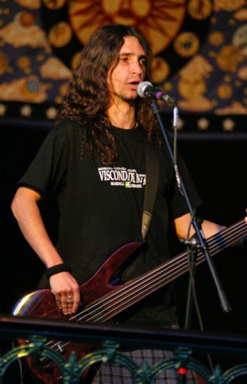 Fabio singing