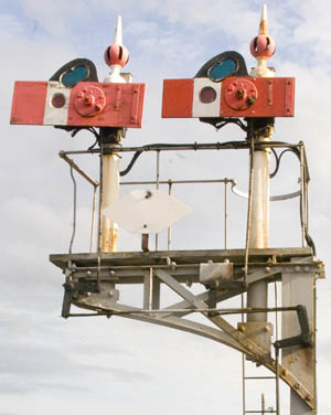 Centrally-balanced signal at Shrewsbury