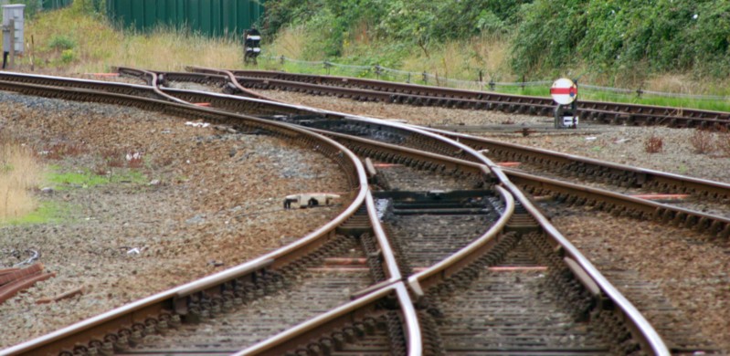 Station throat trackwork